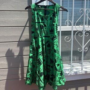 Nooworks | Green Dress with Black Print with pockets